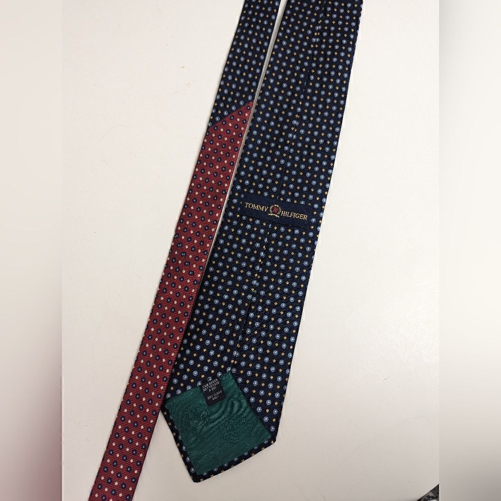 Tommy Hilfiger Men's silk necktie Silk Blue dots